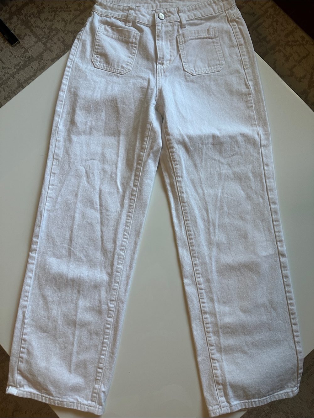 NWOT- SHEIN White Straight-Leg Jeans